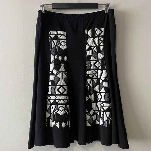 Marallis Dresses & Skirts - Marallis Collection Black White Geometric Pattern Skirt